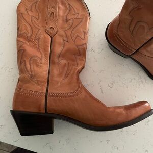 Nocona Tan Heeled Boots with Classic Western Design